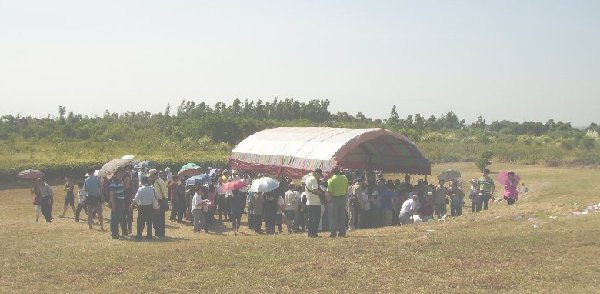 黃純良錦被蓋孩兒墓例祭2